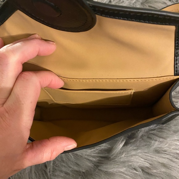 MICHAEL KORS ADJUSTABLE WAIST BAG (NEW) - Picture 4 of 6